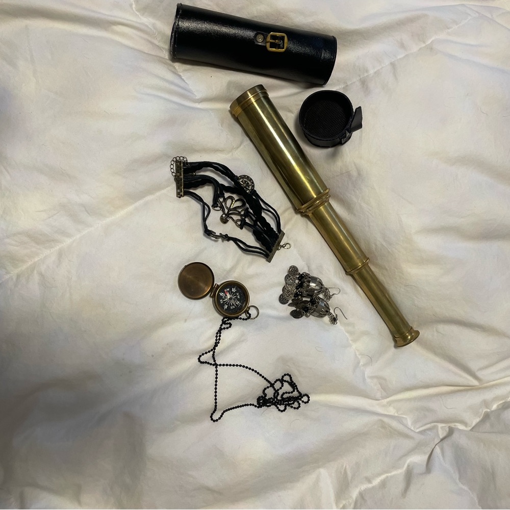 Pirates costume jewelry set up